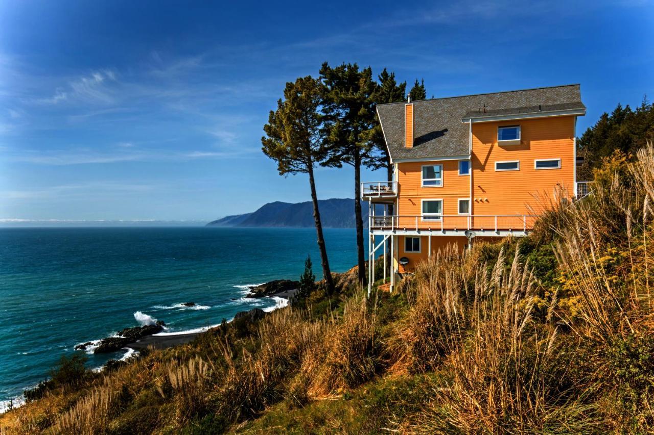 Amazing Oceanview 2 Bedroom Oceanfront! By Oceanviewhottubs Shelter Cove, Ca Tesla Ev Station Exterior foto