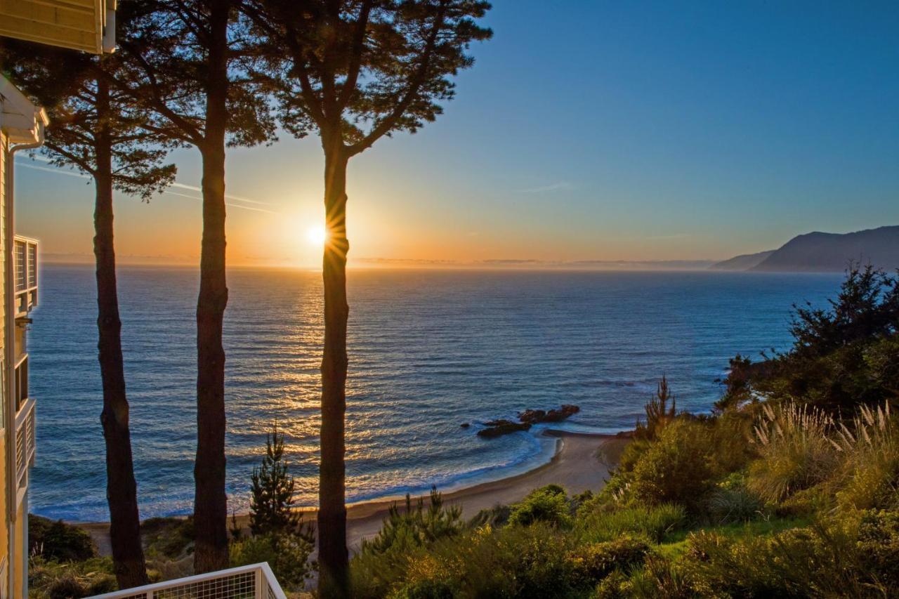 Amazing Oceanview 2 Bedroom Oceanfront! By Oceanviewhottubs Shelter Cove, Ca Tesla Ev Station Exterior foto